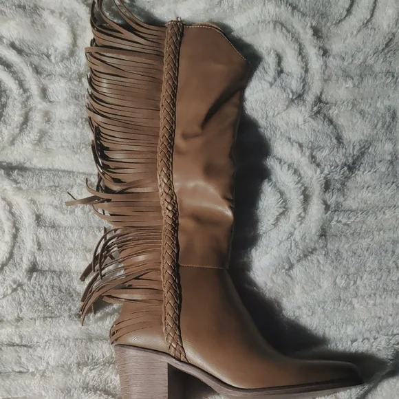 Pierre Dumas Tan Fringe Heeled Boots - Picture 3 of 10